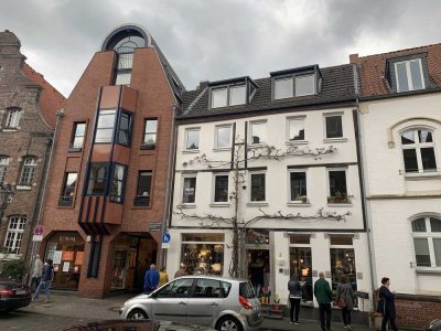 Historisches Schmuckstück in bester Lage direkt am Rhein in Düsseldorf Kaiserswerther Markt