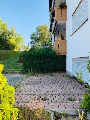 Wohnen in ruhiger und grüner Lage mit Terrasse!