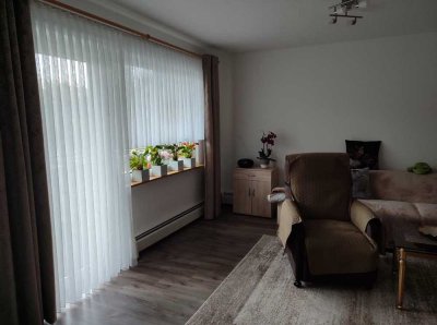 2,5-Zimmer-DG-Wohnung mit NOK Blick mit Balkon und Einbauküche in Burg (Dithmarschen)