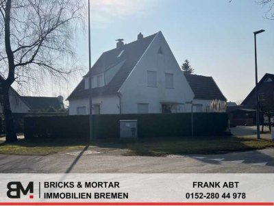 Großes Einfamilienhaus auf traumhaften Eckgrundstück am Waldrand