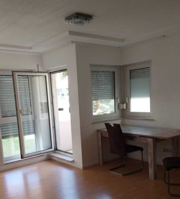 Helle 2 Zimmer Wohnung teil möbliert, renoviert, 53qm, Gießen Nähe Uniklinikum (WG möglich)