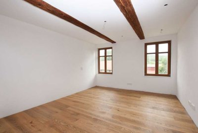 Vermietetes Fachwerkhaus mit zwei Wohneinheiten auf großem Grundstück mit Potential!