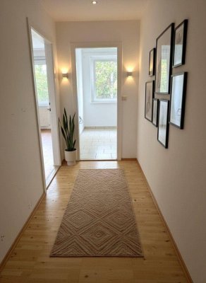 Sanierungsbedürftiges Wohninvestment in Baden – Charmante 2-Zimmer-Wohnung mit Gartenblick