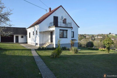 Miethaus mit großem Garten und Ausblick – Erstbezug nach Neusanierung!
