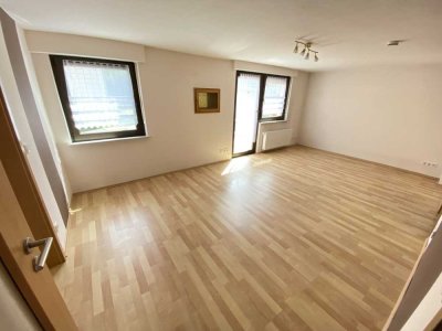 Helle 2-ZKB-Wohnung mit Terrasse in Dernbach