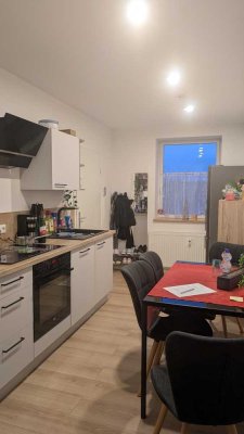 Moderne 1,5-Zi-Wohnung mit EBK auf dem Marktplatz in Creußen