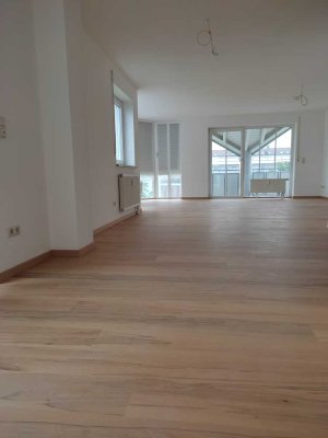 Großzügige 3-ZKB Maisonette-Wohnung mit zwei separaten Eingängen