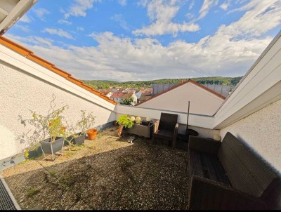Helle 2-Zimmer Dachgeschosswohnung in Gerlingen mit Dachterrasse und Garage