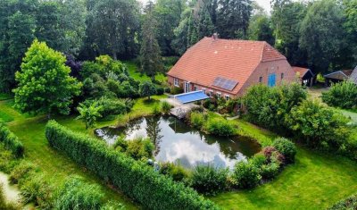 *RESERVIERT*  Landhaus mit Nebengebäuden & Schwimmteich auf 11.186 m² in der Wesermarsch