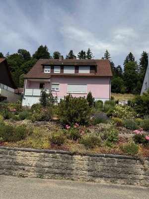 Preiswertes 7,5-Zimmer-Haus in Fichtenberg
