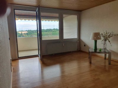 Schön geschnittene  3,5-Zimmer-Wohnung mit Loggia in Ludwigsburg