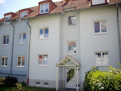 4 Zimmer Dachgeschosswohnung mit Balkon und Pkw-Stellplatz in gepflegter Wohnanlage
