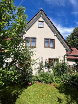 Großzügiges 1-2-Fhs., überwiegend renoviert, mit 40m² Garage in guter Lage von Uhingen