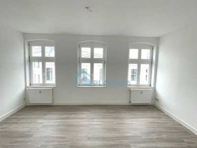 Moderne Wohnung direkt am Markt, neuwertige Einbauküche