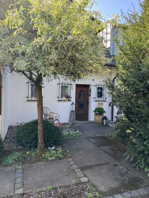 Familienfreundliche Doppelhaushälfte mit Kamin, großem Garten und Blick ins Naturschutzgebiet