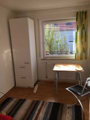 Zimmer in 3er-Berufstätigen-WG