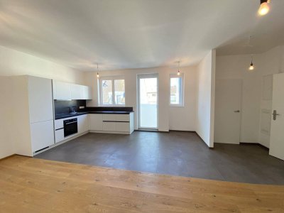 NÄHE NASCHMARKT - ERSTBEZUG-DG-Ausbau mit 3 Zimmer und Balkon*