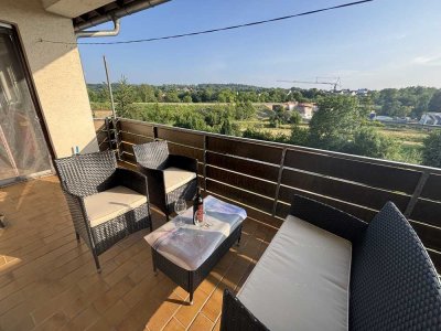 Helle Wohnung mit Balkon und Küche – Ideal für Familien