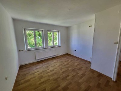 Schöne 2,5-Zimmer-Wohnung mit Wohnküche in Oberhausen zu vermieten