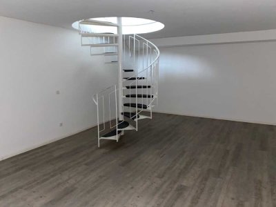 2 Zimmer Maisonette mit kleiner Terrasse ab sofort