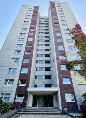 4-Zimmer-Whg. mit Balkon, Keller, Dachboden u. Aufzug in Kronshagen // Albert-Schweitzer-Straße