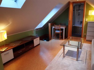 Vollmöblierte, gemütliche 2-Zimmer-DG-Wohnung mit EBK in Iserlohn