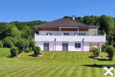 Großzügige Liegenschaft mit Blick ins Grüne