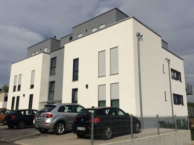Mehr als 4 Wände: Moderne 3,5-Zimmer-Wohnung mit Balkon und EBK