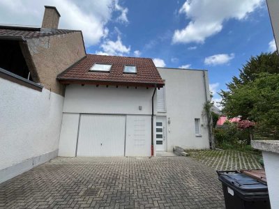 kleines Hinterhaus mit schönem Garten in Weingarten (Baden)