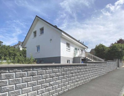 Traumhafte und moderne neuwertige Doppelhaushälfte mit Einliegerwohnung