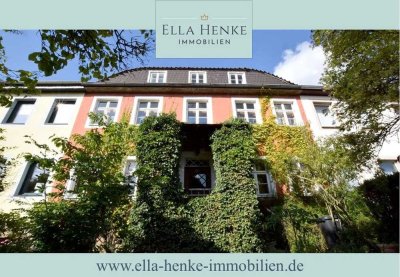 Stilvolle, große Stadtvilla zum Modernisieren mit viel Charme + schönem Garten...