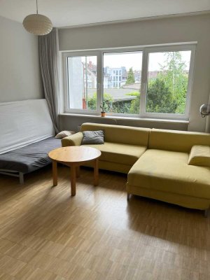 ****3er-WG-Wohnung (nur Studenten/inen od. Singles), teilmöb., sofort frei ****