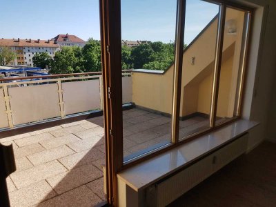Exklusive 3-Zimmer-Maisonette-Wohnung mit großem Balkon und Einbauküche