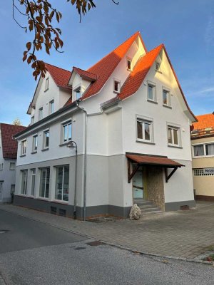 Erstbezug nach Kernsanierung - Großzügige 5-Zimmer Wohnung mit 132 m² im 1. OG