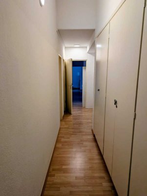 Helle 2-Zimmer Wohnung mit Aufzug in Bonn-Zentrum, teilmöbliert