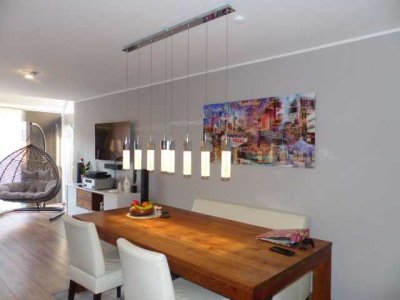 Provisionsfrei! Moderne lichtdurchflutete Doppelhaushälfte mit Garten zu verkaufen.