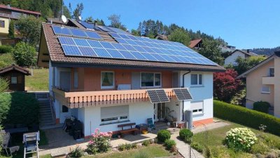 Familienidylle mit Garten und Panoramablick! Freistehendes Zweifam.-Haus , sehr guter Zustand.