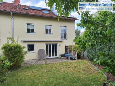Stilvolles Reiheneckhaus mit Garten und zwei PKW-Stellplätzen