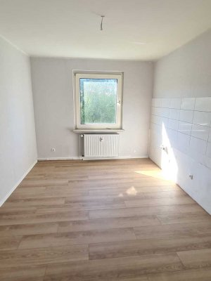 Sehr schöne 2,5 Raum Wohnung in angenehmer Wohnlage! Weißes Bad!