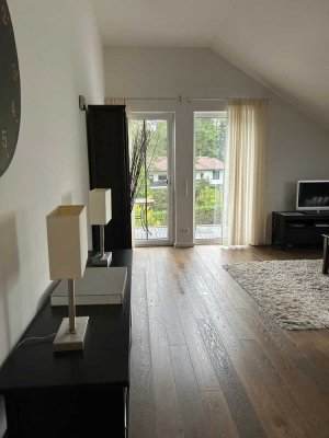 Exklusive 2-Zimmer-Dachgeschosswohnung mit großem Balkon & Aufzug