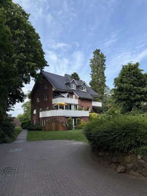 Ansprechende und sanierte 5-Raum-Wohnung mit Balkon und EBK in Malente
