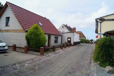 Haus auf Rügen ca. 100 Meter vom Wieker Hafen entfernt "Handwerkerobjekt" Provisionsfrei !