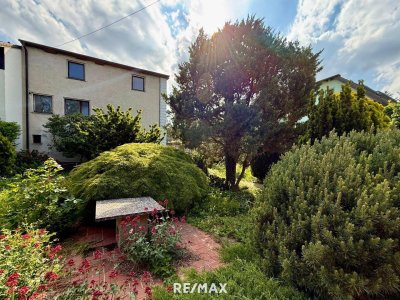 Gartenparadies in absoluter Ruhelage mit Ein-Mehrfamilienhaus