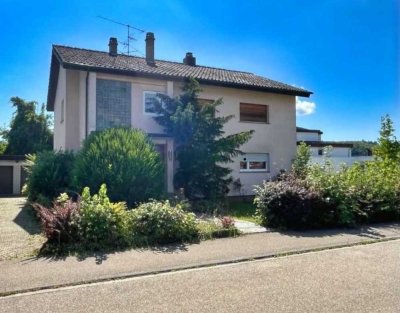 Zweifamilienhaus mit schönem Garten in Unterlauchringen
