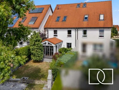 Raumwunder! Lichtdurchflutete Doppelhaushälfte in Toplage mit Terrasse, Wintergarten & Garage