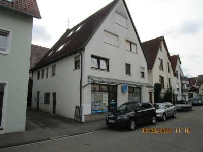 Investor gesucht !!  MFH Bj 1988,  Wfl 190qm, mit Laden 82qm, zentrale Lage, neue Öl-ZH 2014, Garage