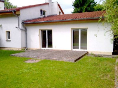 Fußläufig zum Park Babelsberg: Vermietete 3-Zimmer-Remise mit Garten und Stellplatz in ruhiger Lage
