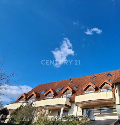 Stommeln - Helle Maisonettewohnung mit Balkon & Stellplatz - bezugsfrei!