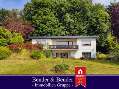 Reduziert! Einfamilienhaus mit vermieteter ELW 
und großem Garten direkt am Waldrand!