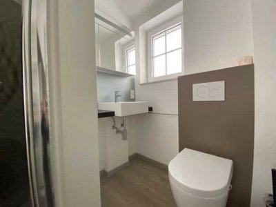 helle DG Wohnung mit Loggia